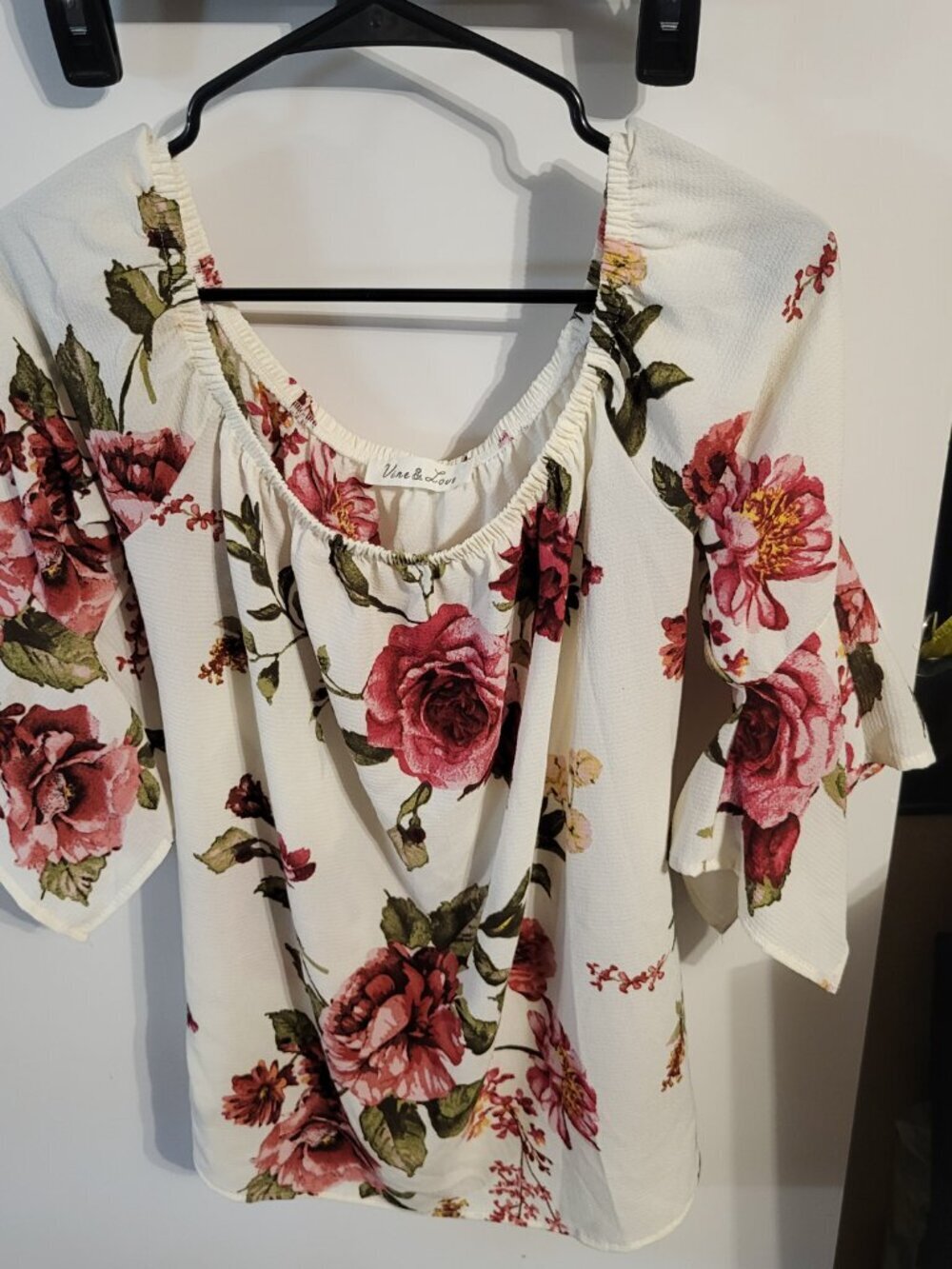 VINE & LOVE FLORAL BLOUSE SIZE L